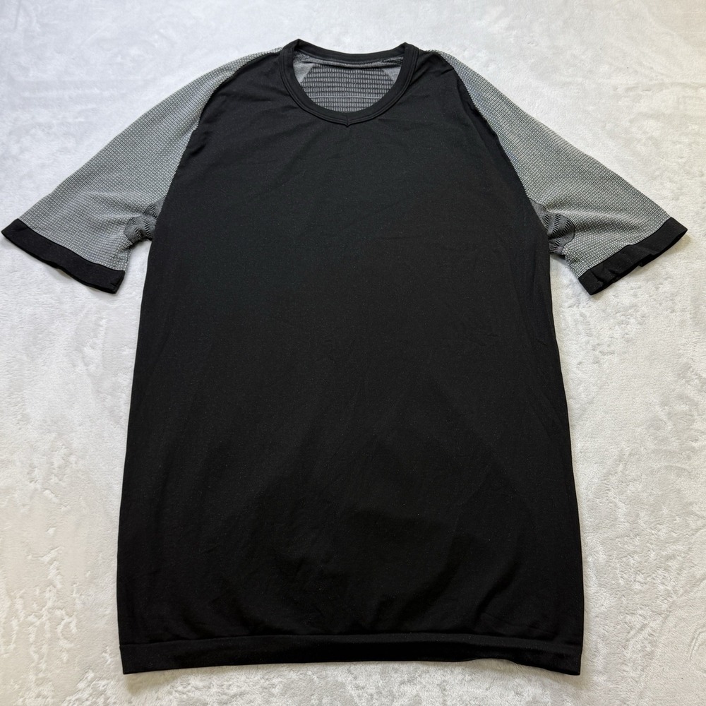 XOSKIN Womens Short Sleeve Black Compression Shirt Form Fit Base Layer Size‎ L